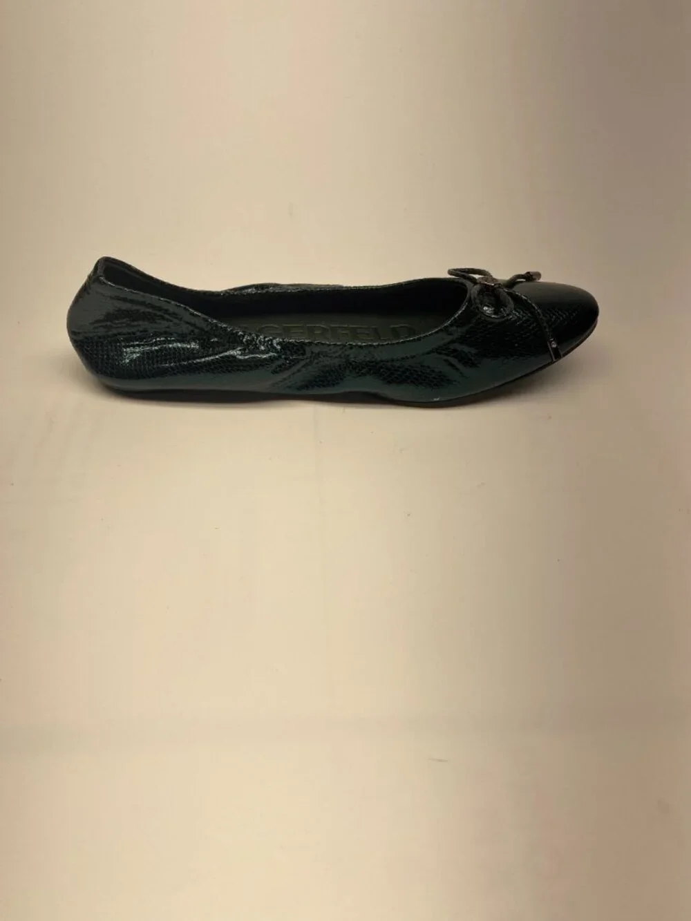 KARL LAGERFELD PARIS Women's Velma Almond Toe Ballet Flats Sz 8.5